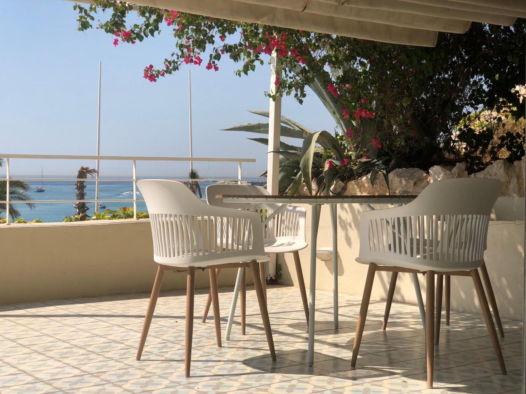 Seaside Apartment *
